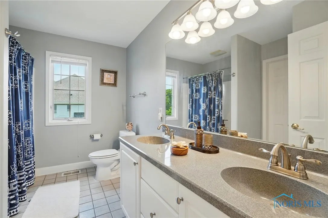 7433 Valhalla Drive, Maumee, Ohio 43537, 4 Bedrooms Bedrooms, 14 Rooms Rooms,4 BathroomsBathrooms,Residential,For Sale,Valhalla,6130863