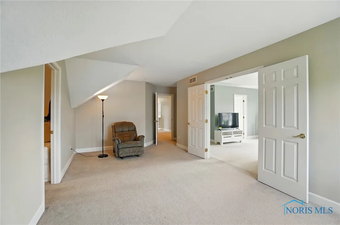 7433 Valhalla Drive, Maumee, Ohio 43537, 4 Bedrooms Bedrooms, 14 Rooms Rooms,4 BathroomsBathrooms,Residential,For Sale,Valhalla,6130863