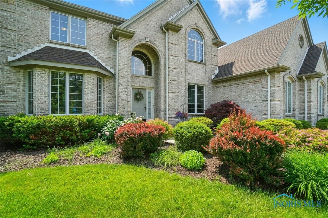 7433 Valhalla Drive, Maumee, Ohio 43537, 4 Bedrooms Bedrooms, 14 Rooms Rooms,4 BathroomsBathrooms,Residential,For Sale,Valhalla,6130863