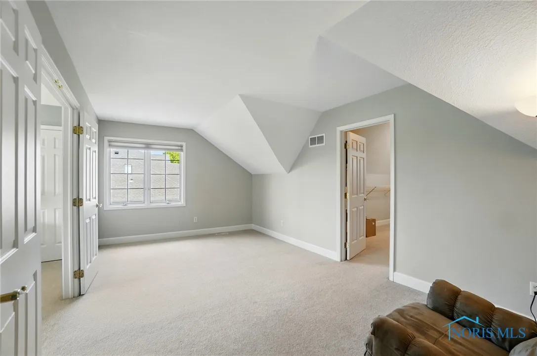 7433 Valhalla Drive, Maumee, Ohio 43537, 4 Bedrooms Bedrooms, 14 Rooms Rooms,4 BathroomsBathrooms,Residential,For Sale,Valhalla,6130863