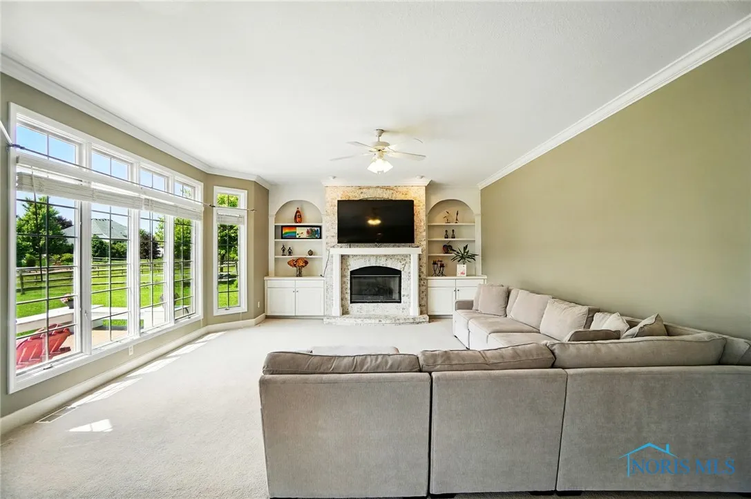 7433 Valhalla Drive, Maumee, Ohio 43537, 4 Bedrooms Bedrooms, 14 Rooms Rooms,4 BathroomsBathrooms,Residential,For Sale,Valhalla,6130863