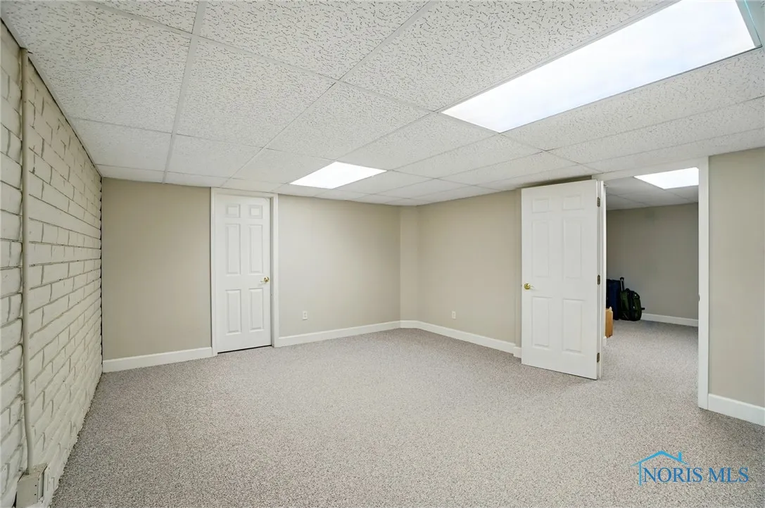 7433 Valhalla Drive, Maumee, Ohio 43537, 4 Bedrooms Bedrooms, 14 Rooms Rooms,4 BathroomsBathrooms,Residential,For Sale,Valhalla,6130863