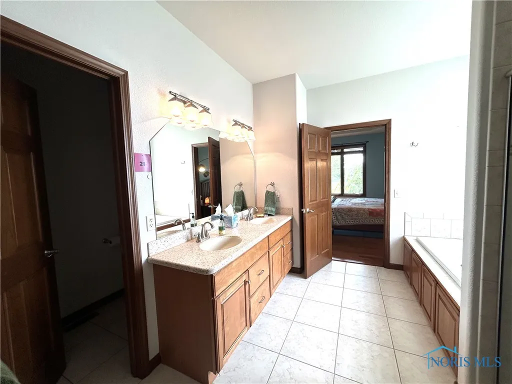 7939 N Woodbridge Road, Monclova, Ohio 43542, 4 Bedrooms Bedrooms, 13 Rooms Rooms,4 BathroomsBathrooms,Residential,For Sale,Woodbridge,6130875