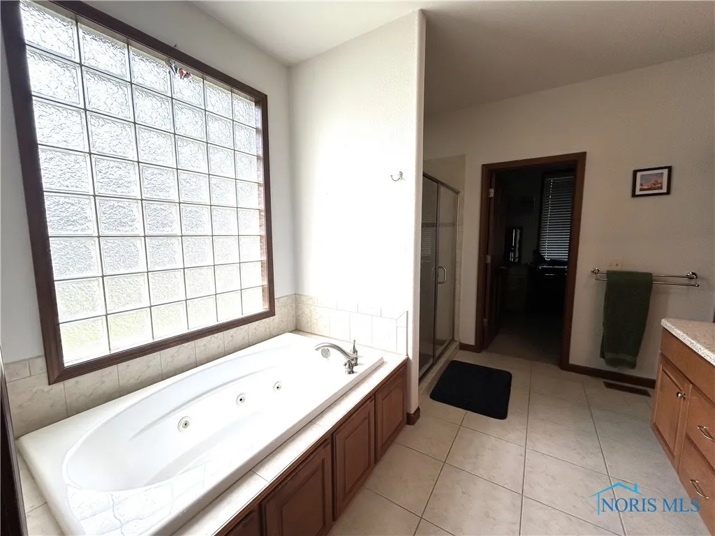 7939 N Woodbridge Road, Monclova, Ohio 43542, 4 Bedrooms Bedrooms, 13 Rooms Rooms,4 BathroomsBathrooms,Residential,For Sale,Woodbridge,6130875