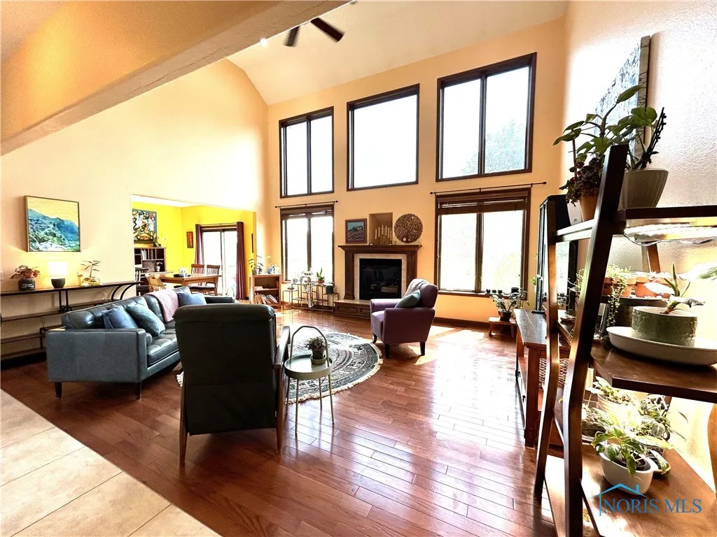 7939 N Woodbridge Road, Monclova, Ohio 43542, 4 Bedrooms Bedrooms, 13 Rooms Rooms,4 BathroomsBathrooms,Residential,For Sale,Woodbridge,6130875