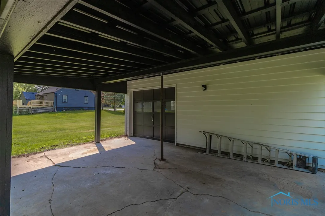 12922 Airport Highway, Swanton, Ohio 43558, 2 Bedrooms Bedrooms, 6 Rooms Rooms,1 BathroomBathrooms,Residential,For Sale,Airport,6130784
