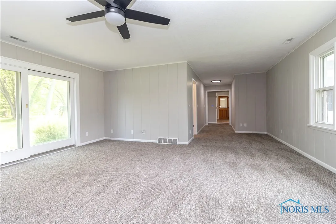 12922 Airport Highway, Swanton, Ohio 43558, 2 Bedrooms Bedrooms, 6 Rooms Rooms,1 BathroomBathrooms,Residential,For Sale,Airport,6130784