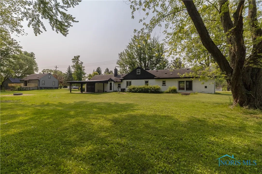 12922 Airport Highway, Swanton, Ohio 43558, 2 Bedrooms Bedrooms, 6 Rooms Rooms,1 BathroomBathrooms,Residential,For Sale,Airport,6130784