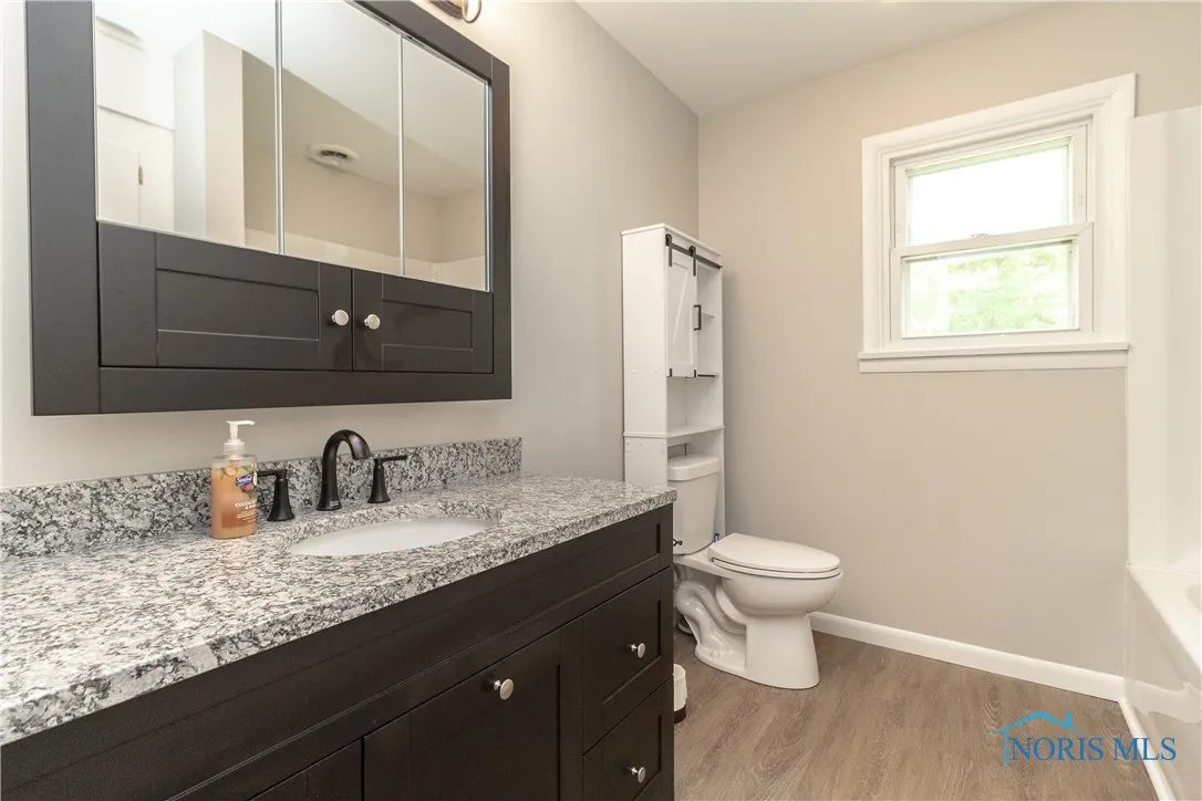 12922 Airport Highway, Swanton, Ohio 43558, 2 Bedrooms Bedrooms, 6 Rooms Rooms,1 BathroomBathrooms,Residential,For Sale,Airport,6130784