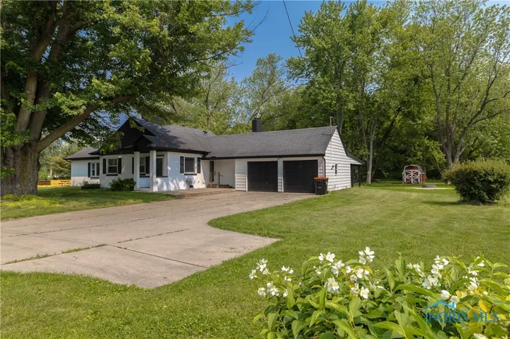 12922 Airport Highway, Swanton, Ohio 43558, 2 Bedrooms Bedrooms, 6 Rooms Rooms,1 BathroomBathrooms,Residential,For Sale,Airport,6130784