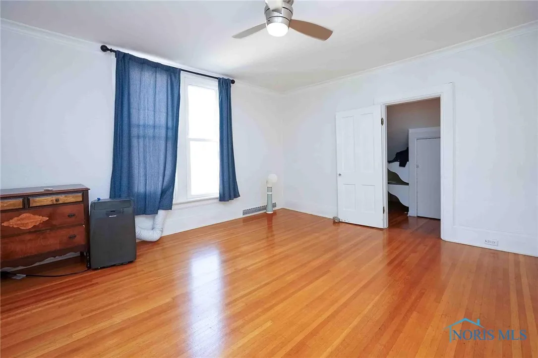 117 3rd Street, Findlay, Ohio 45840, 3 Bedrooms Bedrooms, 7 Rooms Rooms,2 BathroomsBathrooms,Residential,For Sale,3rd,6131073