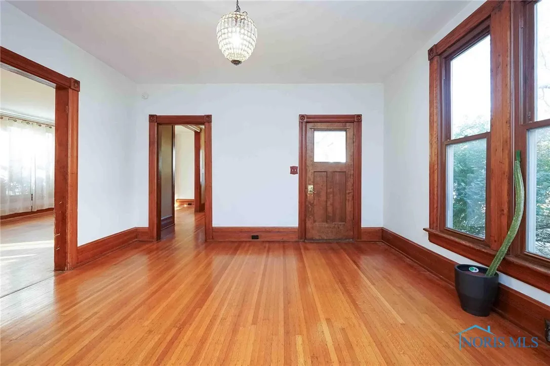 117 3rd Street, Findlay, Ohio 45840, 3 Bedrooms Bedrooms, 7 Rooms Rooms,2 BathroomsBathrooms,Residential,For Sale,3rd,6131073