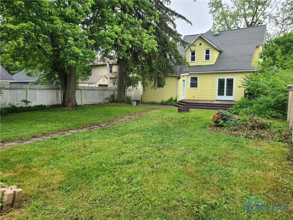 117 3rd Street, Findlay, Ohio 45840, 3 Bedrooms Bedrooms, 7 Rooms Rooms,2 BathroomsBathrooms,Residential,For Sale,3rd,6131073