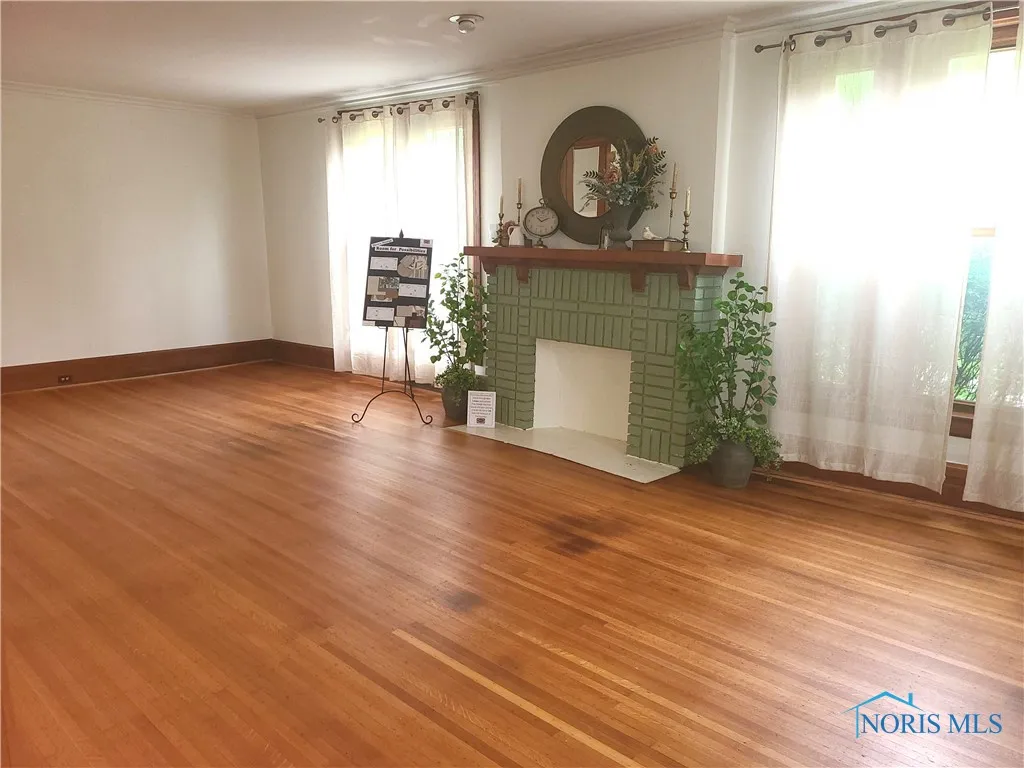 117 3rd Street, Findlay, Ohio 45840, 3 Bedrooms Bedrooms, 7 Rooms Rooms,2 BathroomsBathrooms,Residential,For Sale,3rd,6131073