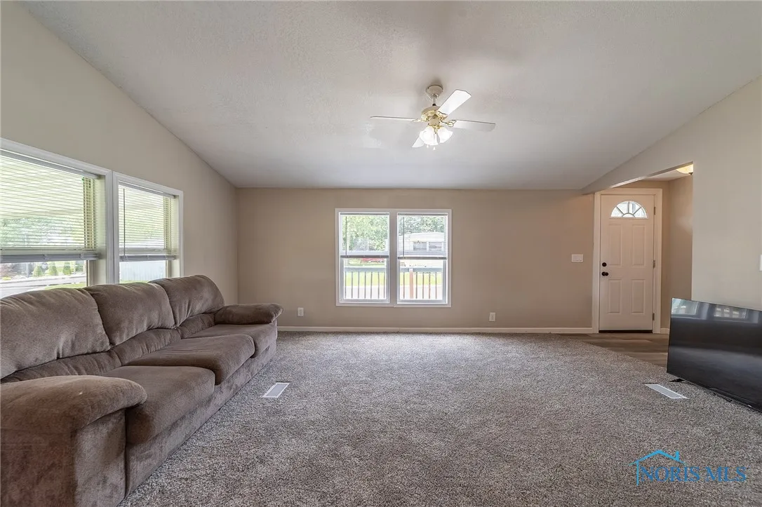 1303 Chateau Circle 60, Findlay, Ohio 45840, 3 Bedrooms Bedrooms, 6 Rooms Rooms,2 BathroomsBathrooms,Residential,For Sale,Chateau,6131230