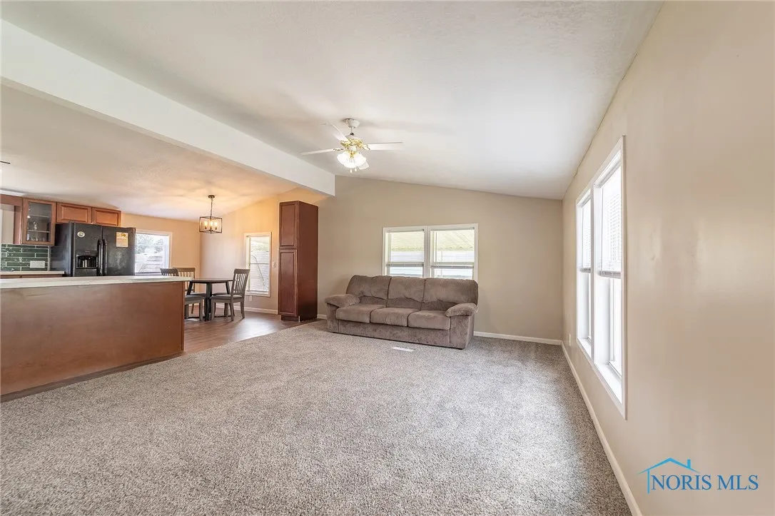 1303 Chateau Circle 60, Findlay, Ohio 45840, 3 Bedrooms Bedrooms, 6 Rooms Rooms,2 BathroomsBathrooms,Residential,For Sale,Chateau,6131230