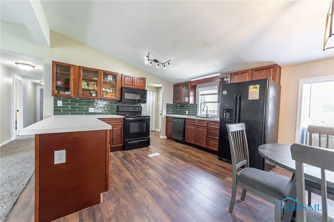 1303 Chateau Circle 60, Findlay, Ohio 45840, 3 Bedrooms Bedrooms, 6 Rooms Rooms,2 BathroomsBathrooms,Residential,For Sale,Chateau,6131230