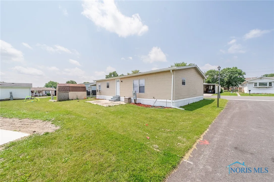 1303 Chateau Circle 60, Findlay, Ohio 45840, 3 Bedrooms Bedrooms, 6 Rooms Rooms,2 BathroomsBathrooms,Residential,For Sale,Chateau,6131230