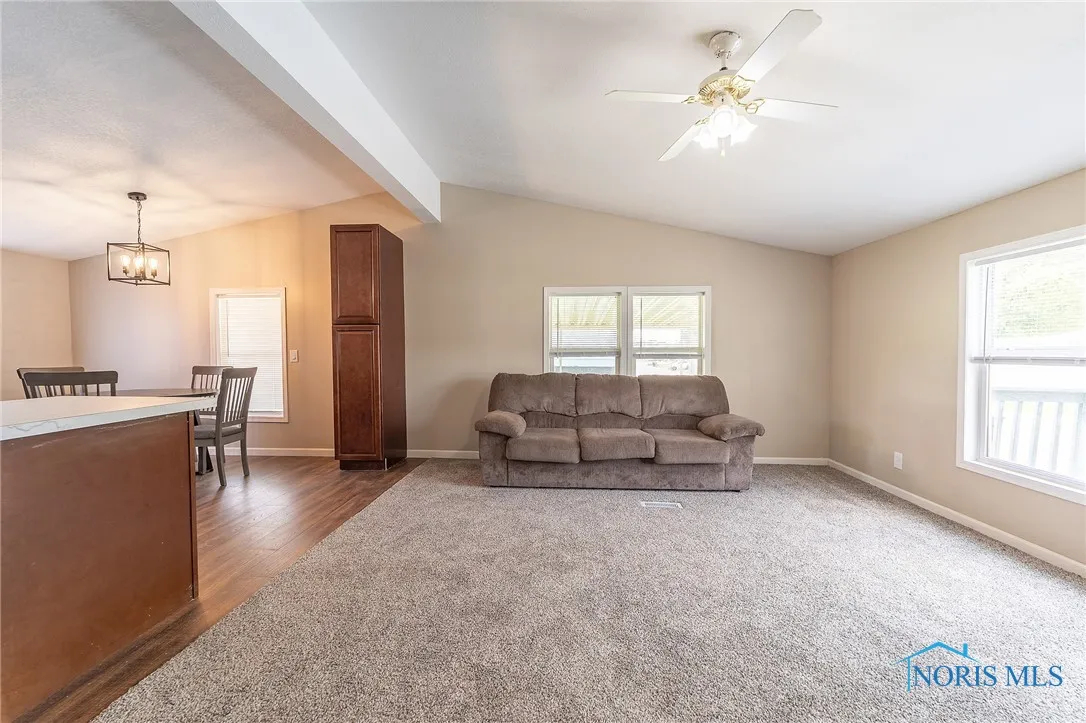 1303 Chateau Circle 60, Findlay, Ohio 45840, 3 Bedrooms Bedrooms, 6 Rooms Rooms,2 BathroomsBathrooms,Residential,For Sale,Chateau,6131230