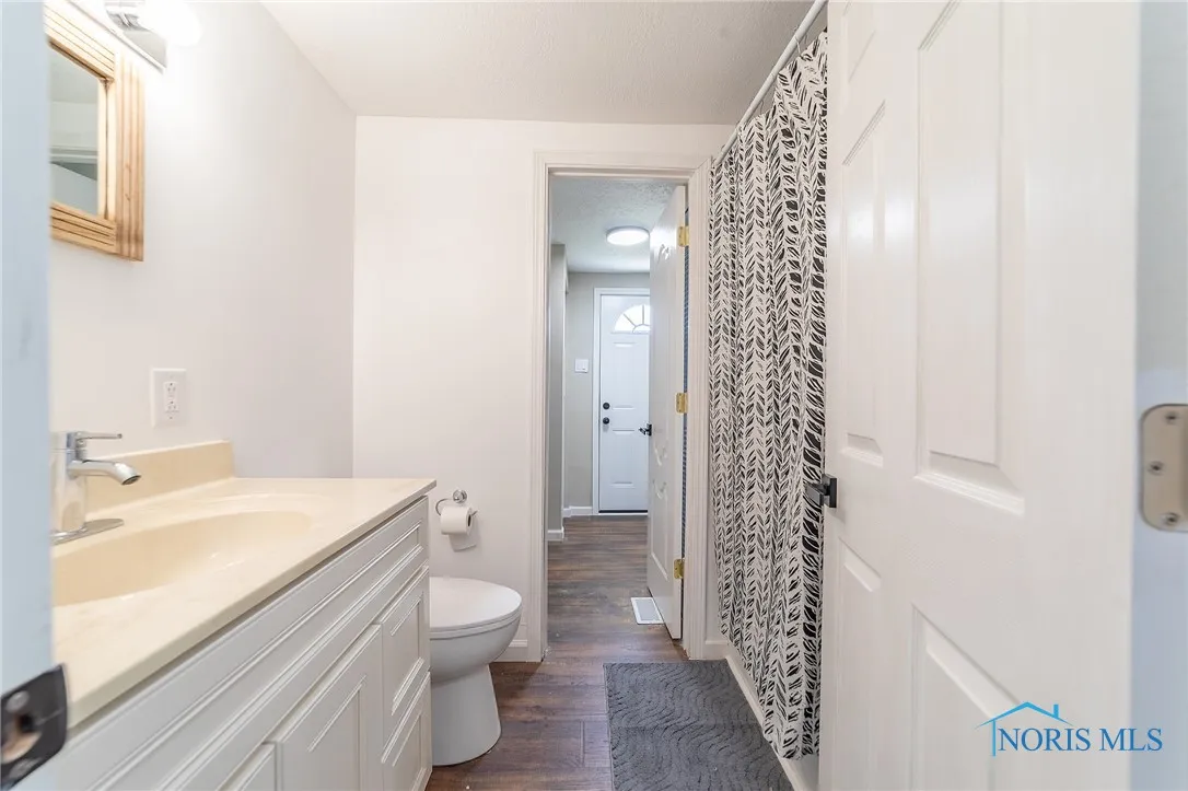 1303 Chateau Circle 60, Findlay, Ohio 45840, 3 Bedrooms Bedrooms, 6 Rooms Rooms,2 BathroomsBathrooms,Residential,For Sale,Chateau,6131230