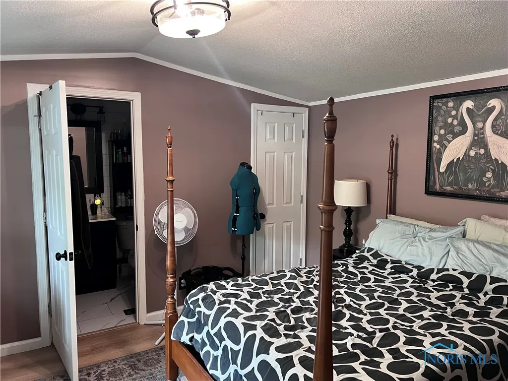 77 W Foxrun, Holland, Ohio 43528, 3 Bedrooms Bedrooms, 6 Rooms Rooms,2 BathroomsBathrooms,Residential,For Sale,Foxrun,6131335