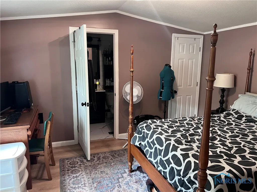 77 W Foxrun, Holland, Ohio 43528, 3 Bedrooms Bedrooms, 6 Rooms Rooms,2 BathroomsBathrooms,Residential,For Sale,Foxrun,6131335