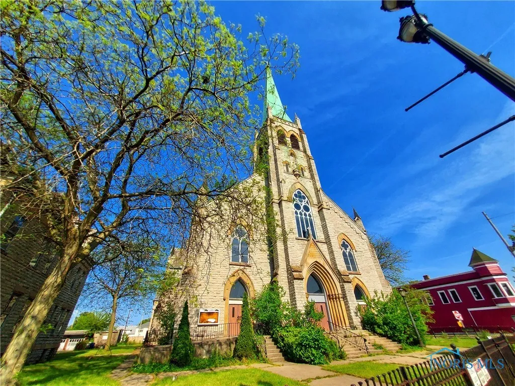 2916 Lagrange, Toledo, Ohio 43608, ,Commercial Sale,For Sale,Lagrange,6131454