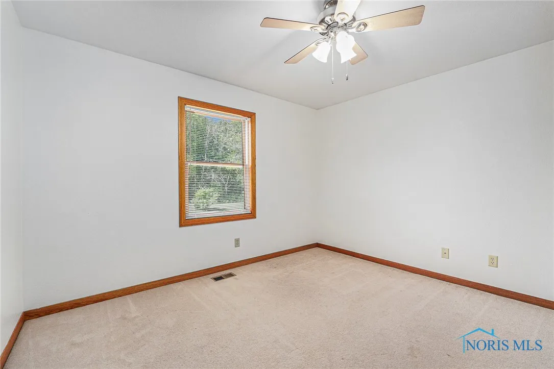 9064 Frankfort Road, Holland, Ohio 43528, 3 Bedrooms Bedrooms, 9 Rooms Rooms,3 BathroomsBathrooms,Residential,For Sale,Frankfort,6131457