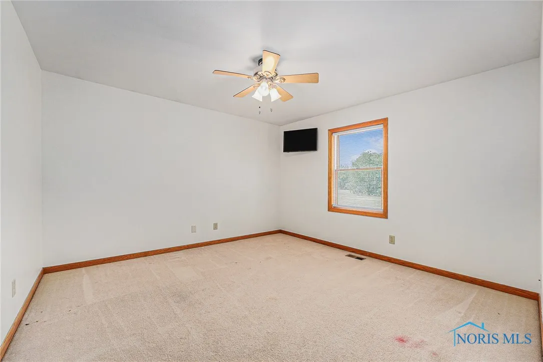 9064 Frankfort Road, Holland, Ohio 43528, 3 Bedrooms Bedrooms, 9 Rooms Rooms,3 BathroomsBathrooms,Residential,For Sale,Frankfort,6131457