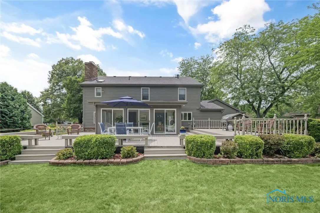 7040 Country Creek Road, Maumee, Ohio 43537, 4 Bedrooms Bedrooms, 11 Rooms Rooms,3 BathroomsBathrooms,Residential,For Sale,Country Creek,6131462