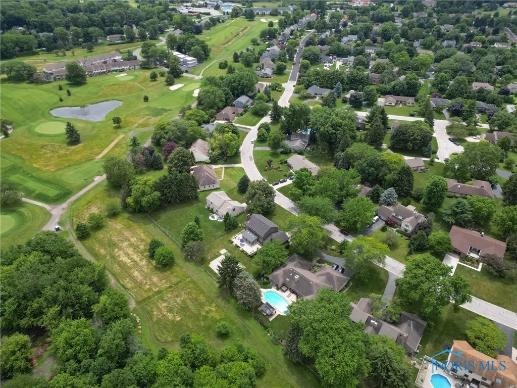 7040 Country Creek Road, Maumee, Ohio 43537, 4 Bedrooms Bedrooms, 11 Rooms Rooms,3 BathroomsBathrooms,Residential,For Sale,Country Creek,6131462