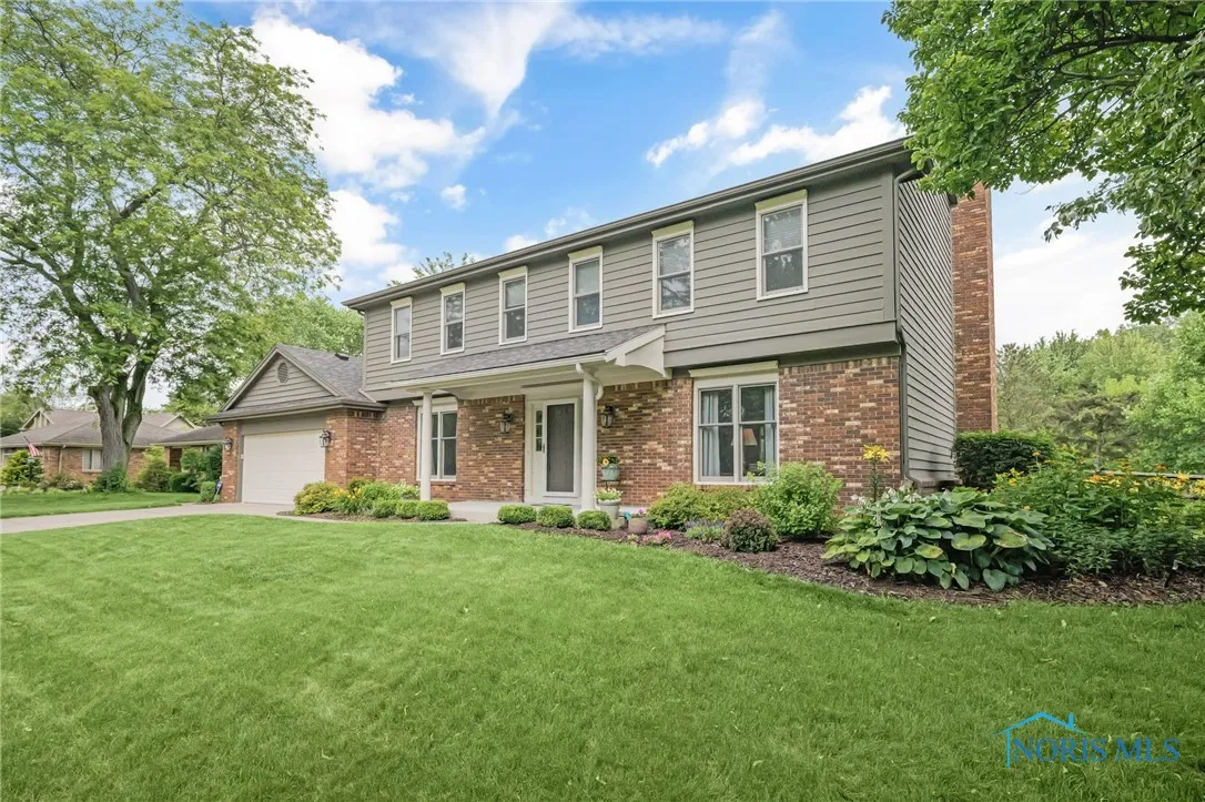 7040 Country Creek Road, Maumee, Ohio 43537, 4 Bedrooms Bedrooms, 11 Rooms Rooms,3 BathroomsBathrooms,Residential,For Sale,Country Creek,6131462