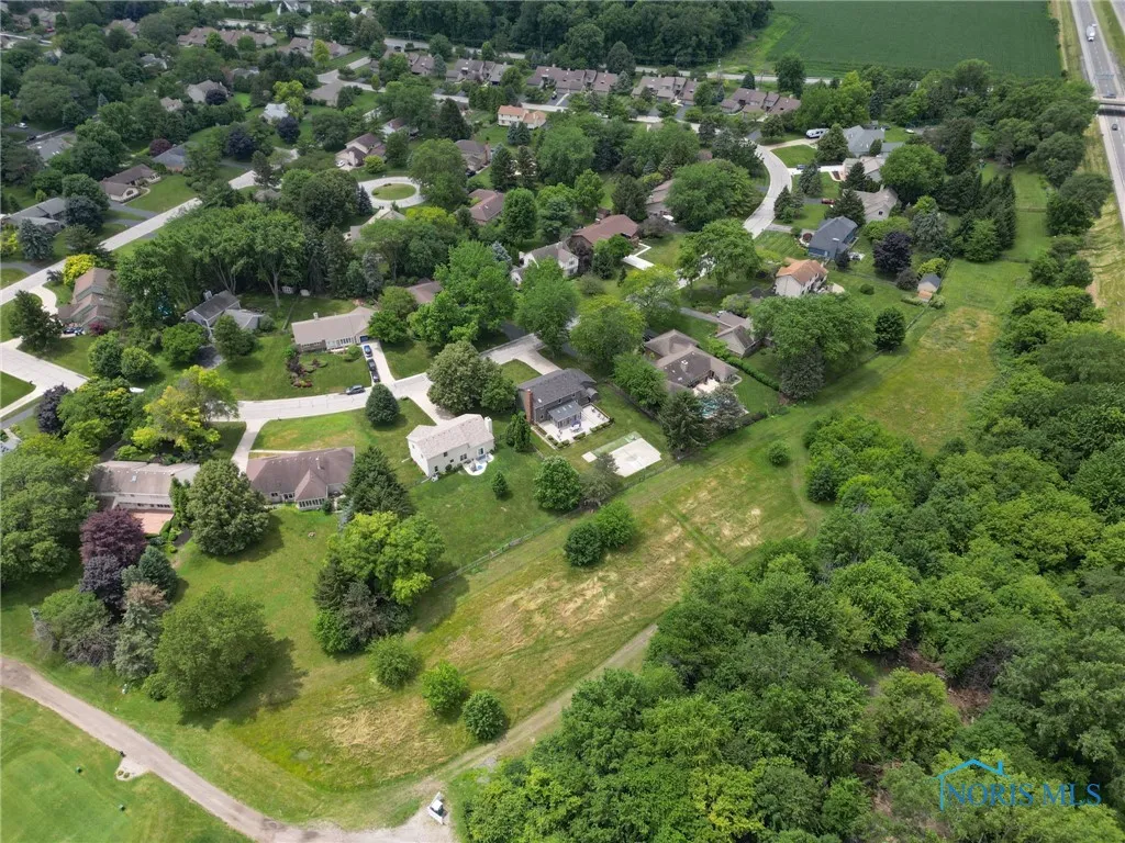 7040 Country Creek Road, Maumee, Ohio 43537, 4 Bedrooms Bedrooms, 11 Rooms Rooms,3 BathroomsBathrooms,Residential,For Sale,Country Creek,6131462
