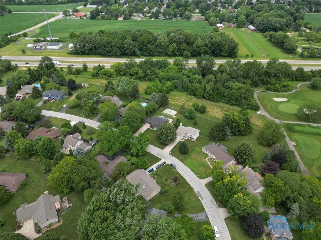 7040 Country Creek Road, Maumee, Ohio 43537, 4 Bedrooms Bedrooms, 11 Rooms Rooms,3 BathroomsBathrooms,Residential,For Sale,Country Creek,6131462