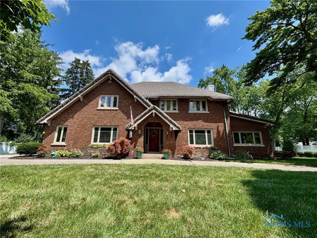2132 Burroughs Drive, Toledo, Ohio 43614, 4 Bedrooms Bedrooms, 12 Rooms Rooms,3 BathroomsBathrooms,Residential,For Sale,Burroughs,6131465