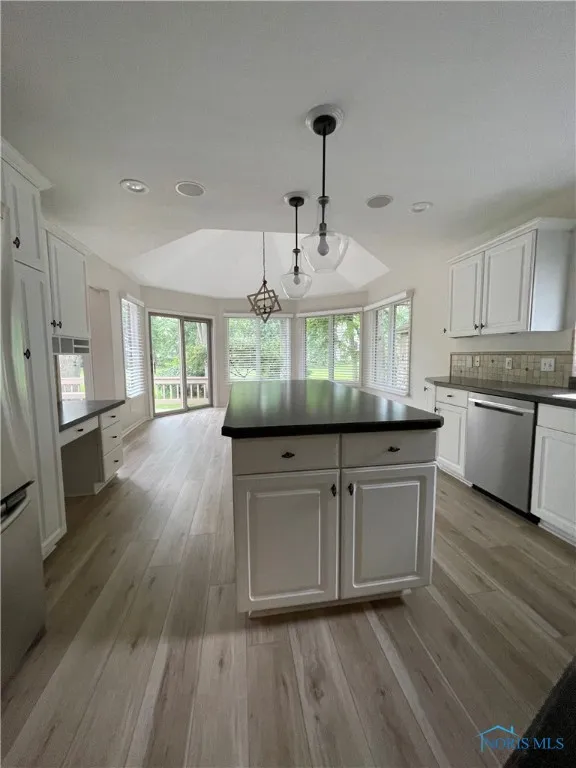 215 Stone Oak Court, Holland, Ohio 43528, 4 Bedrooms Bedrooms, 13 Rooms Rooms,4 BathroomsBathrooms,Residential,For Sale,Stone Oak,6131479