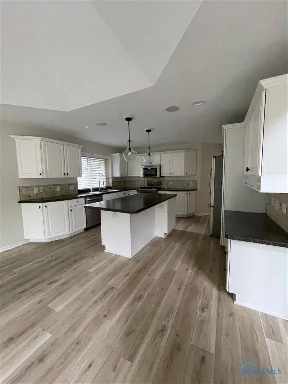 215 Stone Oak Court, Holland, Ohio 43528, 4 Bedrooms Bedrooms, 13 Rooms Rooms,4 BathroomsBathrooms,Residential,For Sale,Stone Oak,6131479