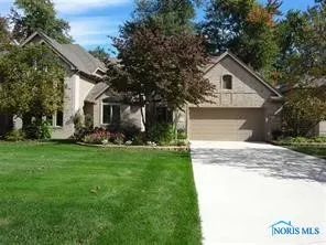 215 Stone Oak Court, Holland, Ohio 43528, 4 Bedrooms Bedrooms, 13 Rooms Rooms,4 BathroomsBathrooms,Residential,For Sale,Stone Oak,6131479