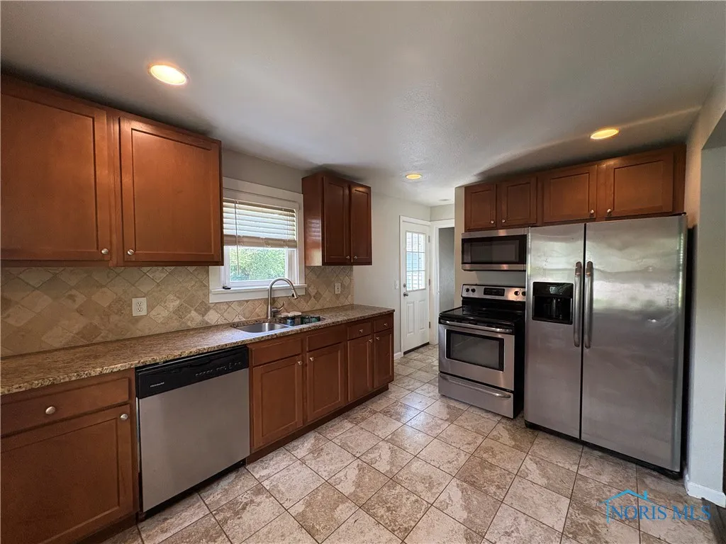 7300 Stitt Road, Waterville, Ohio 43566, 3 Bedrooms Bedrooms, 8 Rooms Rooms,2 BathroomsBathrooms,Residential Lease,For Rent,Stitt,6131456