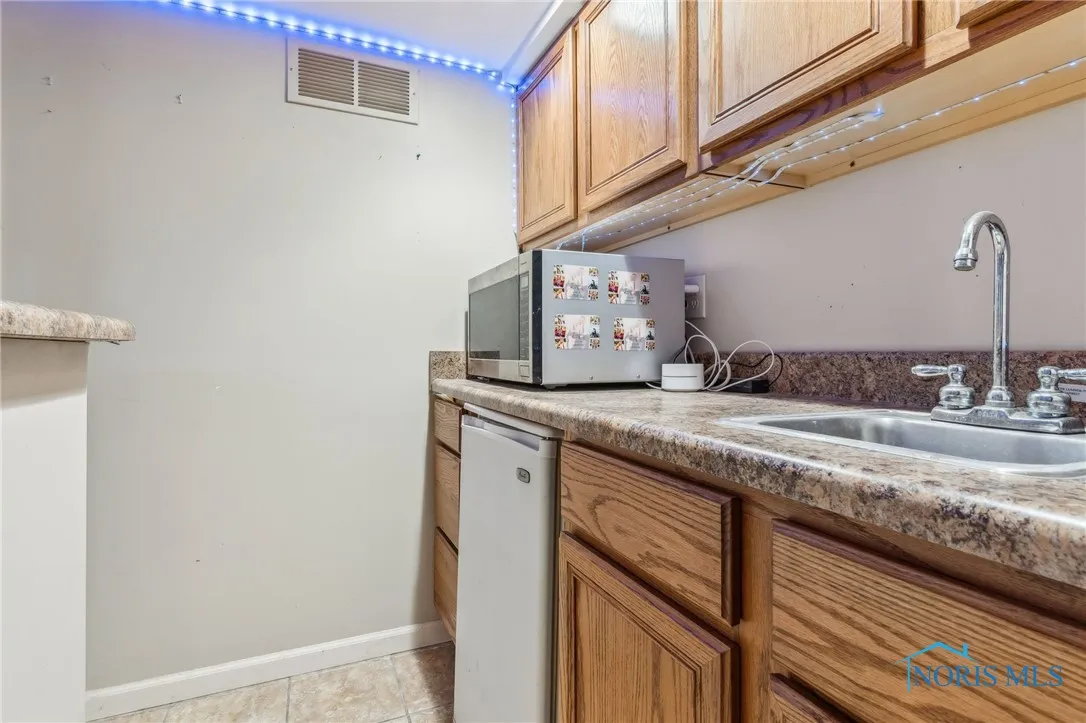 801 W Sandusky Street, Findlay, Ohio 45840, 3 Bedrooms Bedrooms, 5 Rooms Rooms,4 BathroomsBathrooms,Residential,For Sale,Sandusky,6131483