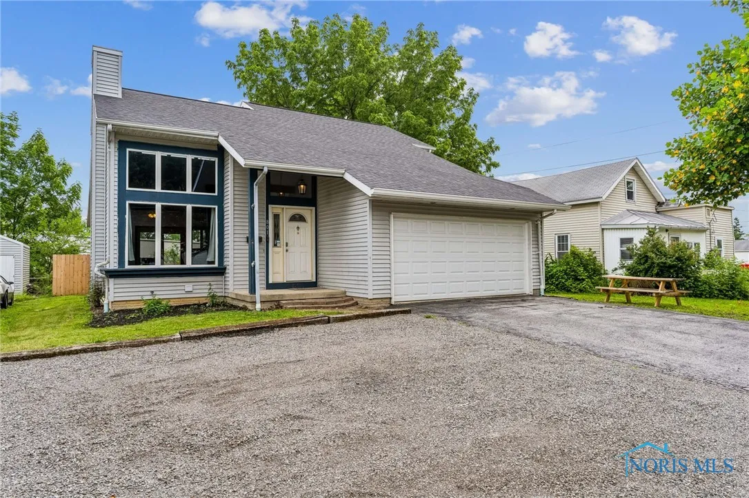 801 W Sandusky Street, Findlay, Ohio 45840, 3 Bedrooms Bedrooms, 5 Rooms Rooms,4 BathroomsBathrooms,Residential,For Sale,Sandusky,6131483