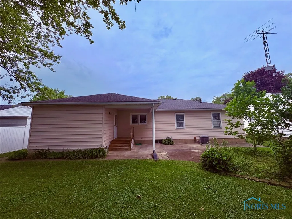 237 Pontious Place, Napoleon, Ohio 43545, 3 Bedrooms Bedrooms, 7 Rooms Rooms,1 BathroomBathrooms,Residential,For Sale,Pontious,6131566