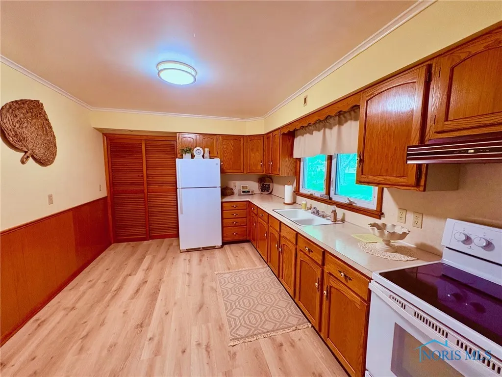 237 Pontious Place, Napoleon, Ohio 43545, 3 Bedrooms Bedrooms, 7 Rooms Rooms,1 BathroomBathrooms,Residential,For Sale,Pontious,6131566