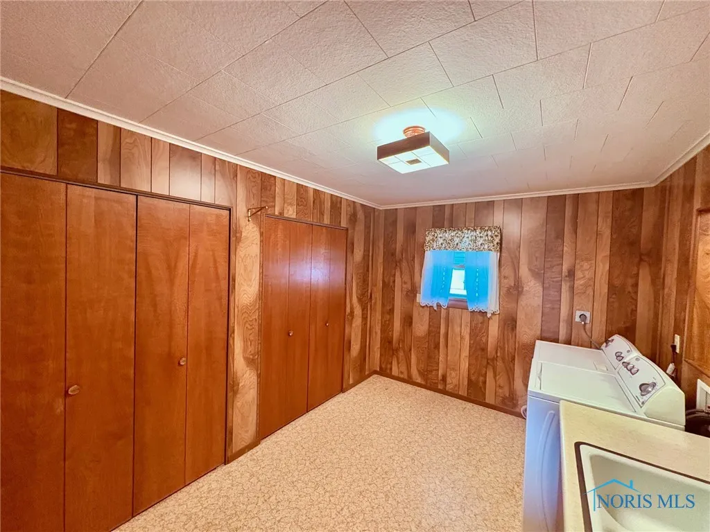 237 Pontious Place, Napoleon, Ohio 43545, 3 Bedrooms Bedrooms, 7 Rooms Rooms,1 BathroomBathrooms,Residential,For Sale,Pontious,6131566