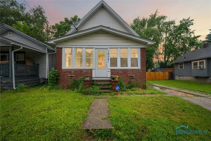 1930 Berkshire Place, Toledo, Ohio 43613, 3 Bedrooms Bedrooms, 7 Rooms Rooms,1 BathroomBathrooms,Residential,For Sale,Berkshire,6131570