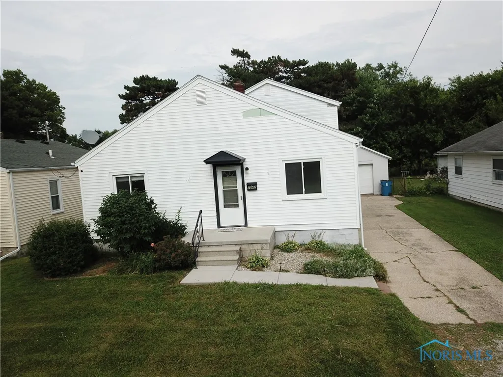 1047 Mambrino Road, Oregon, Ohio 43616, 3 Bedrooms Bedrooms, 6 Rooms Rooms,1 BathroomBathrooms,Residential,For Sale,Mambrino,6131567