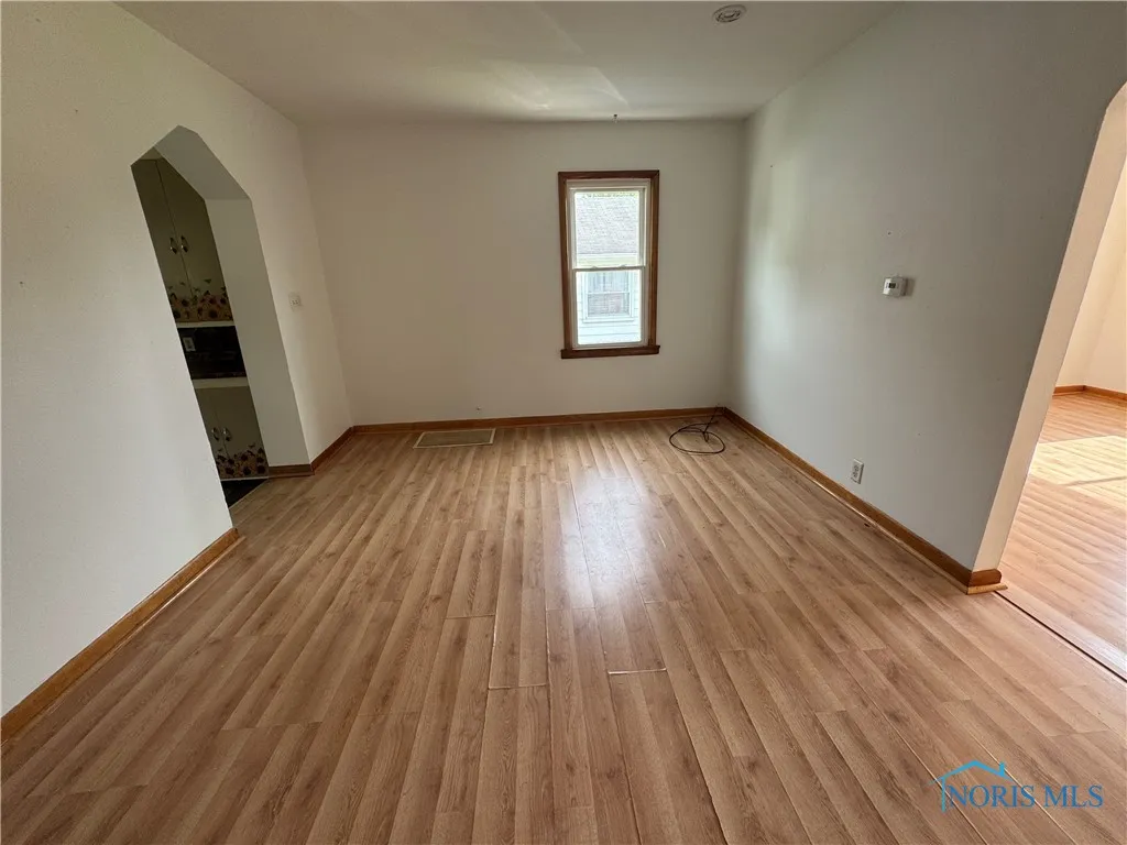 1047 Mambrino Road, Oregon, Ohio 43616, 3 Bedrooms Bedrooms, 6 Rooms Rooms,1 BathroomBathrooms,Residential,For Sale,Mambrino,6131567