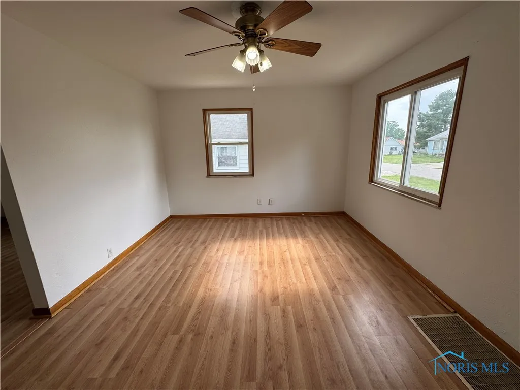 1047 Mambrino Road, Oregon, Ohio 43616, 3 Bedrooms Bedrooms, 6 Rooms Rooms,1 BathroomBathrooms,Residential,For Sale,Mambrino,6131567