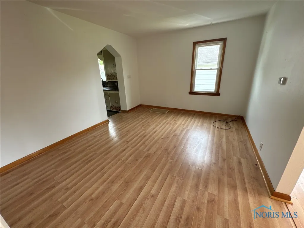 1047 Mambrino Road, Oregon, Ohio 43616, 3 Bedrooms Bedrooms, 6 Rooms Rooms,1 BathroomBathrooms,Residential,For Sale,Mambrino,6131567
