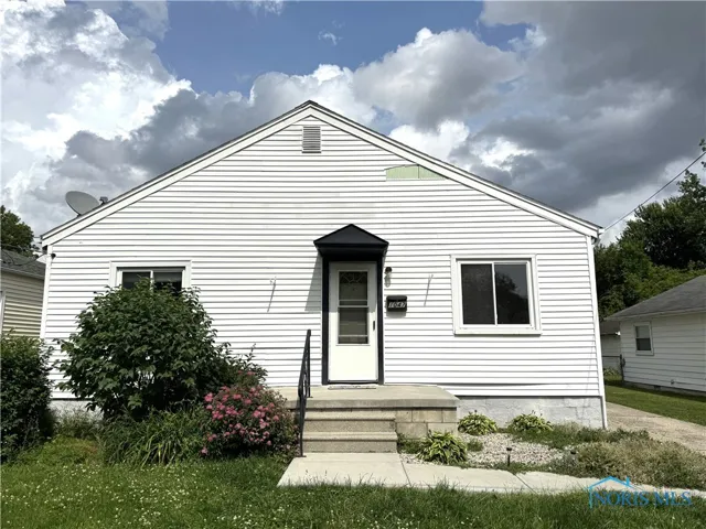 1047 Mambrino Road, Oregon, Ohio 43616, 3 Bedrooms Bedrooms, 6 Rooms Rooms,1 BathroomBathrooms,Residential,For Sale,Mambrino,6131567